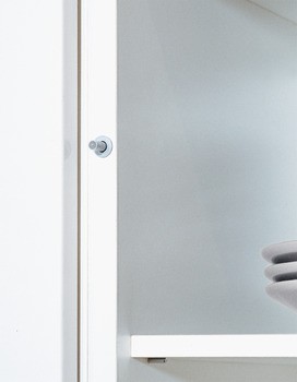 Mechanismus tlumeného zavírání pro dveře, Smove, k nasunutí na boční panel naproti straně závěsu