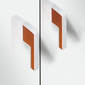 Nábytková úchytka, prstová úchytka, zinková slitina, tvar L, s vložkou z koženky, Häfele Déco H1575