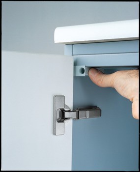 Rovné tělo adaptéru, mechanismus tlumeného zavírání pro dveře Metalla 510, s polohovací pomůckou